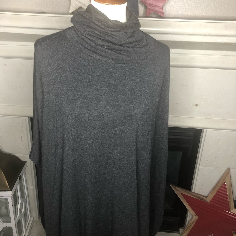 Lou and Grey poncho, size M/L.